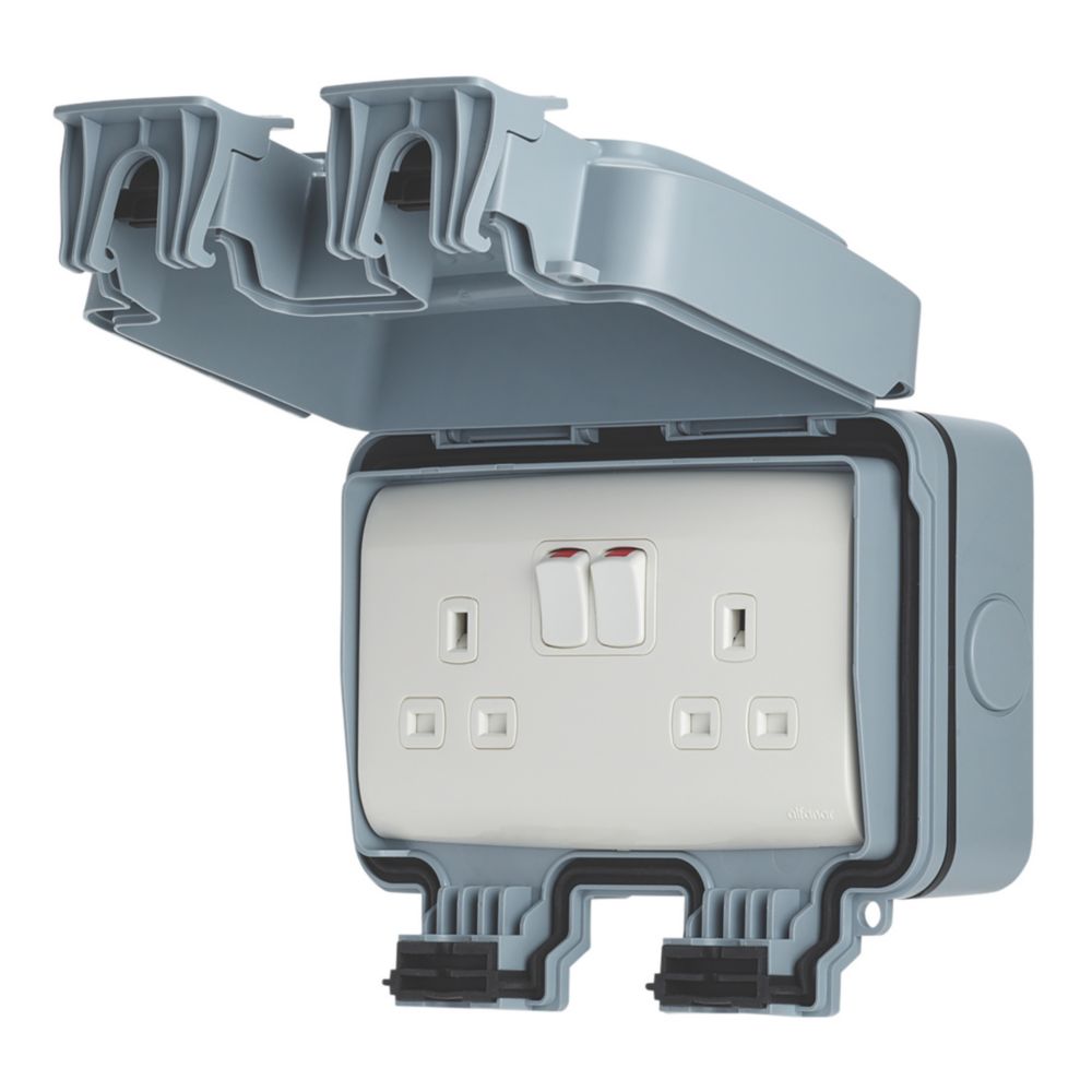 Contactum Ip A Gang Pole Weatherproof Outdoor Switched Socket