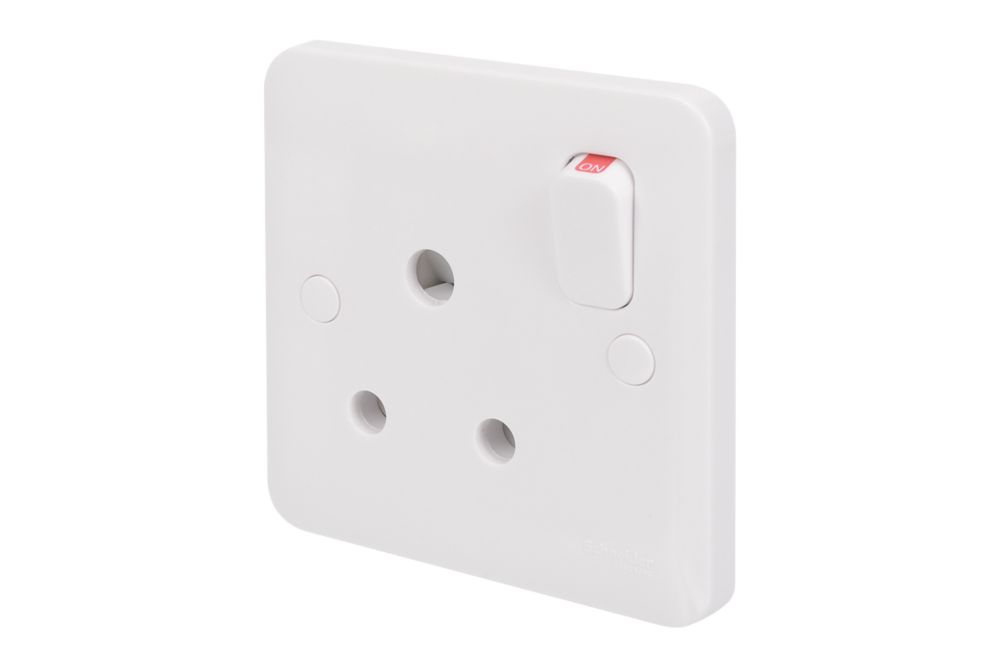 Schneider Electric Lisse 15A 1-Gang SP Switched Round Pin Plug Socket White Reviews