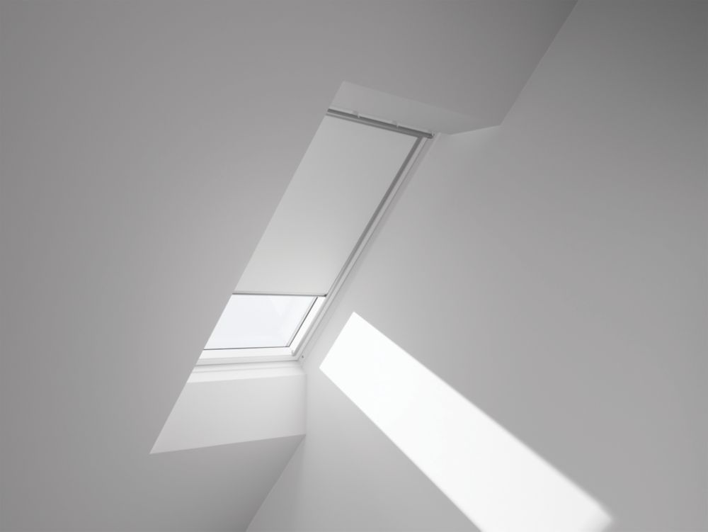 Velux Roof Window Black Out Blind White Blinds Screwfix Com