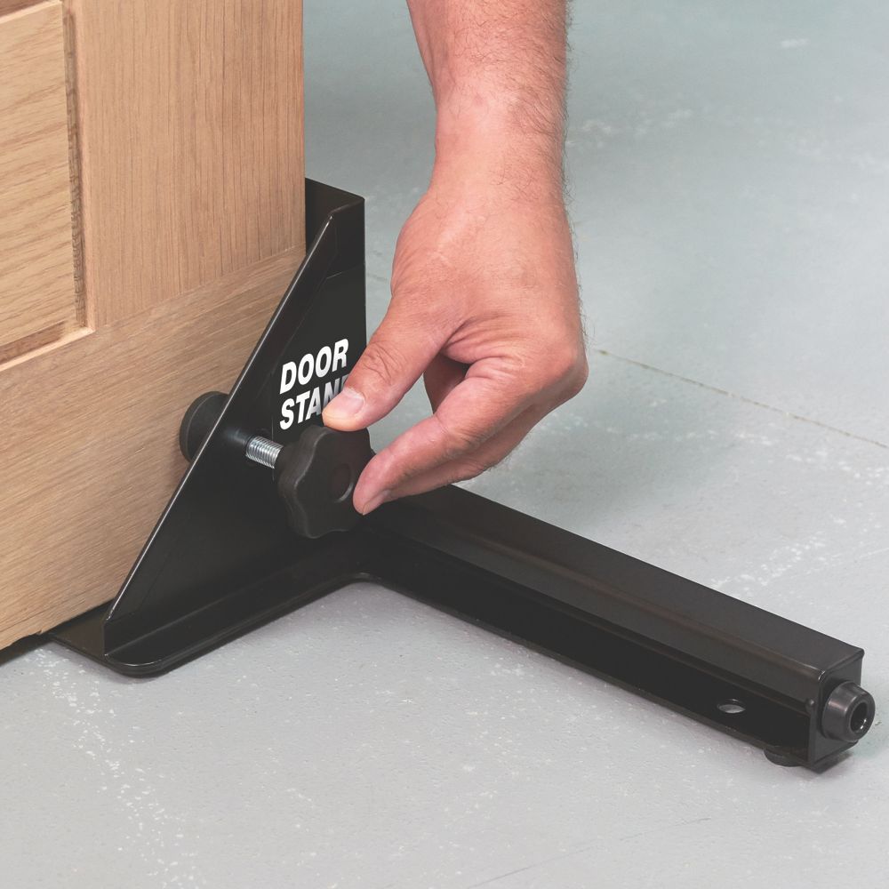 Trend Adjustable Door Stand