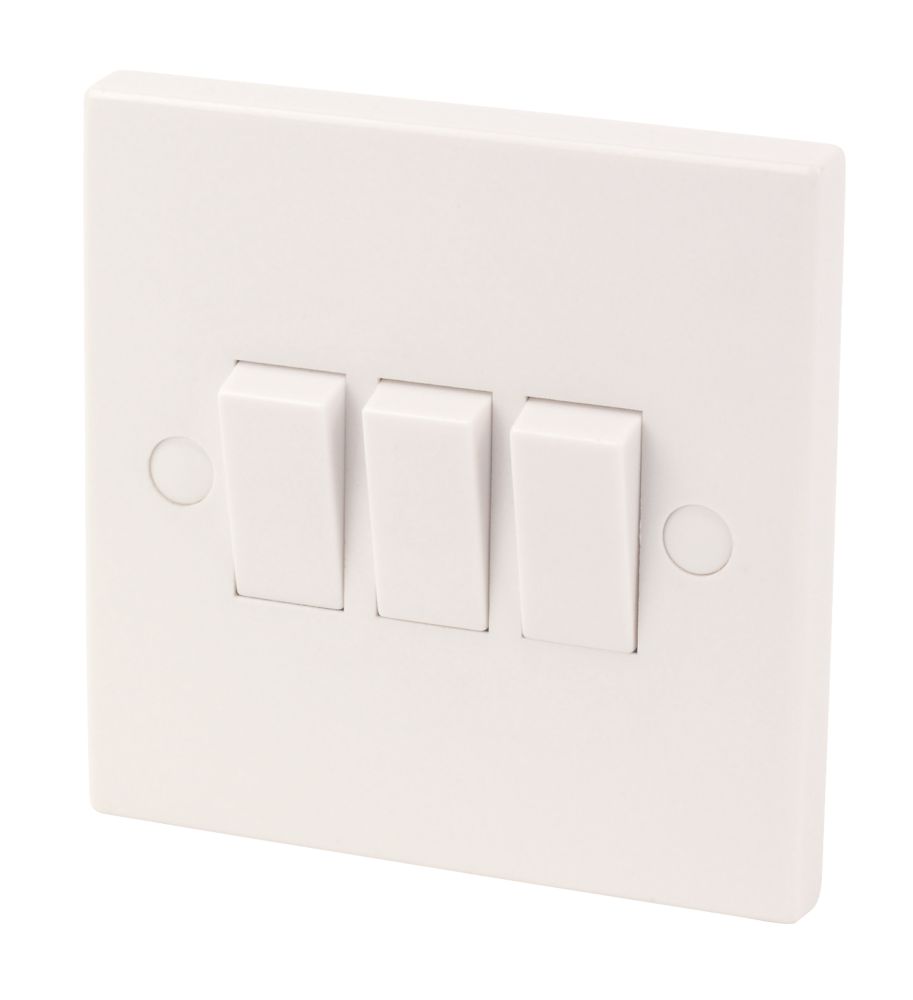 10AX 3-Gang 2-Way Light Switch White Reviews