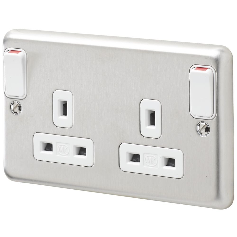 MK Albany Plus 13A 2-Gang DP Switched Plug Socket Brushed Chrome with White Inserts Reviews