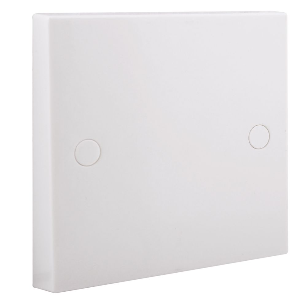 British General 900 Series 20A Unswitched Flex Outlet Plate White