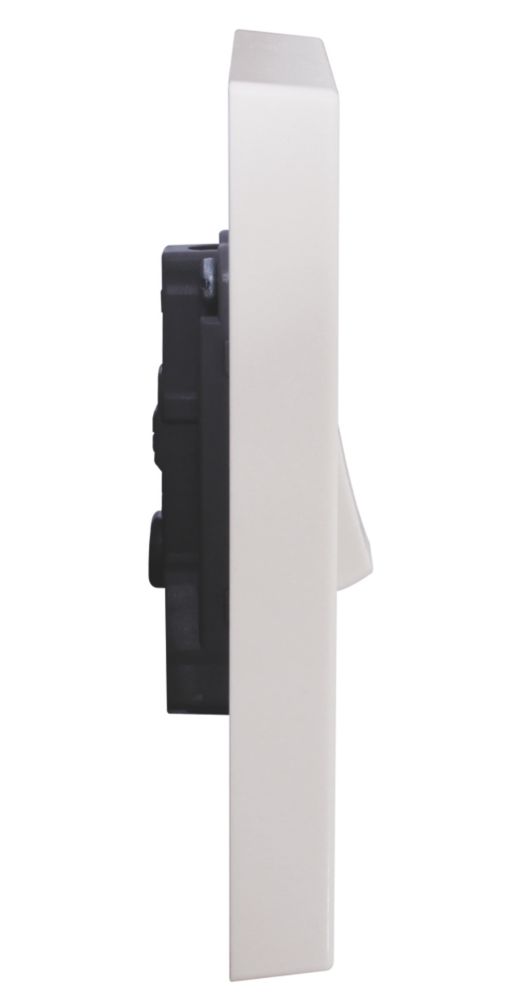 British General 900 Series 10AX 1-Gang 2-Way 'Press' Retractive Switch White