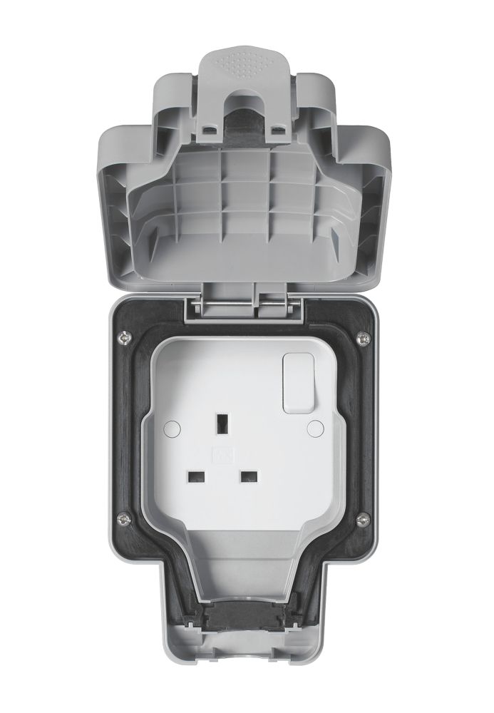 MK IP66 13A 1-Gang DP Weatherproof Outdoor Switched Socket