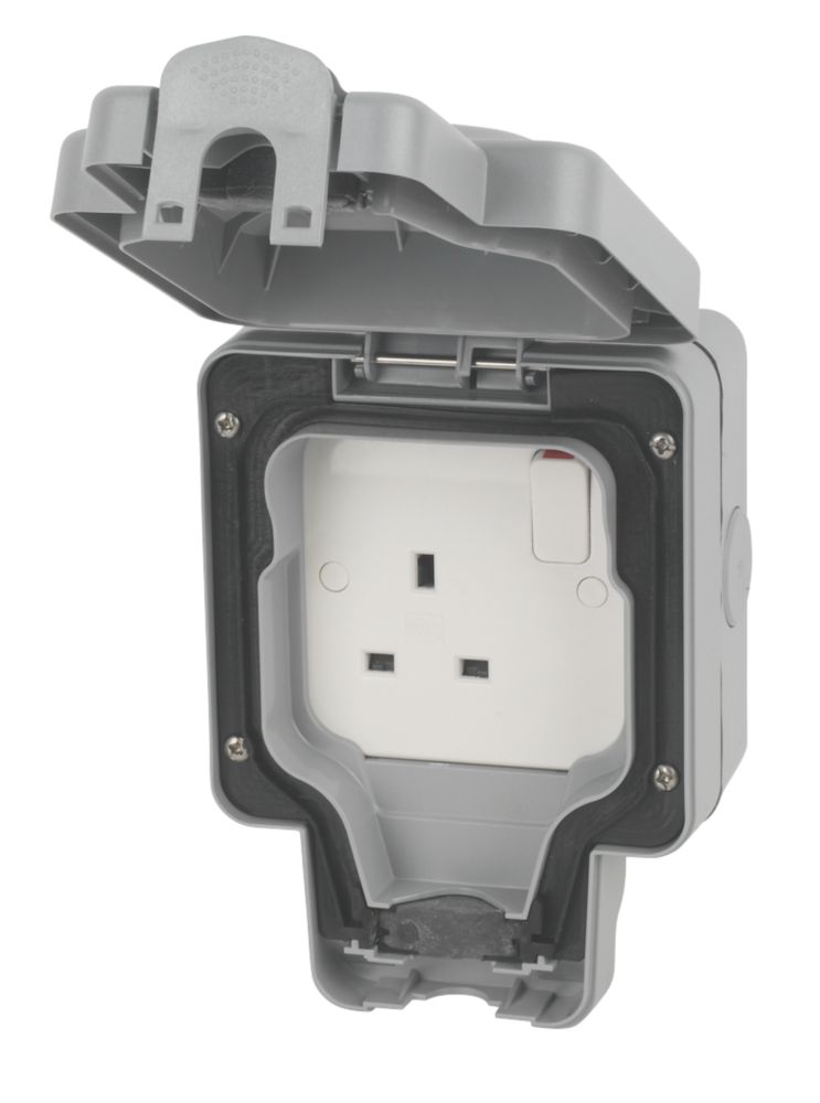 MK IP66 13A 1-Gang DP Weatherproof Outdoor Switched Socket Reviews