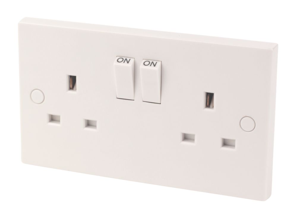 13A 2-Gang DP Switched Plug Socket White Reviews