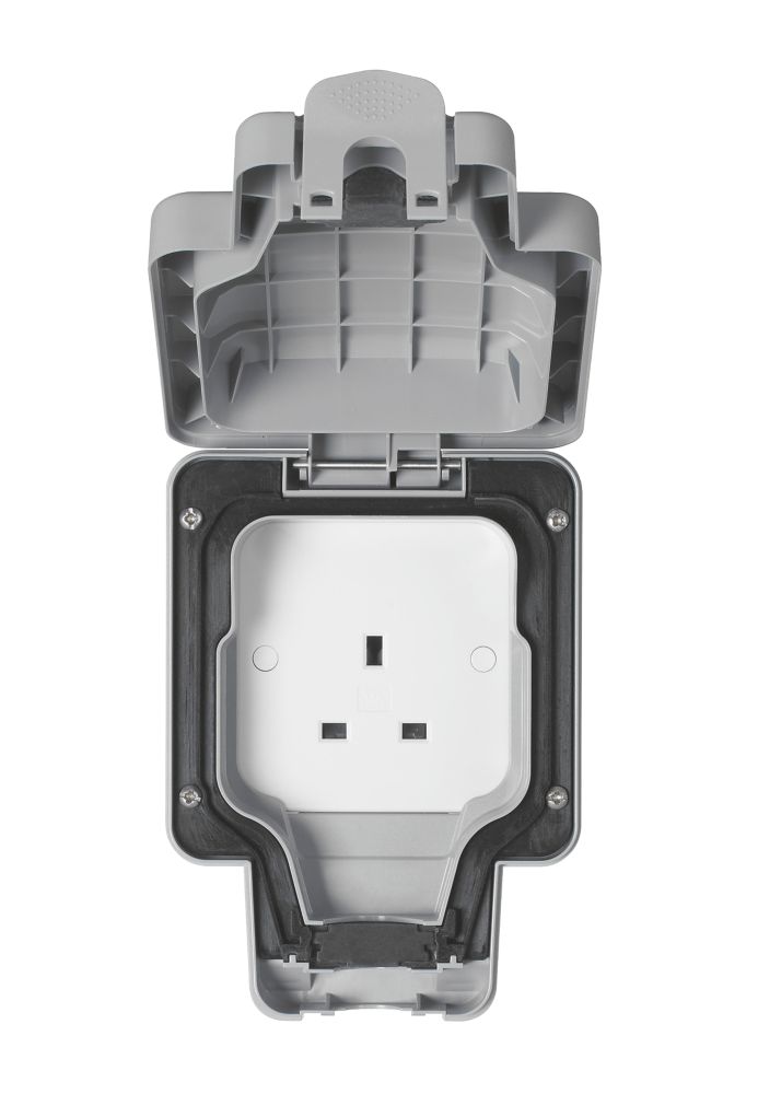 MK Masterseal Plus IP66 13A 1-Gang Weatherproof Outdoor Unswitched Socket