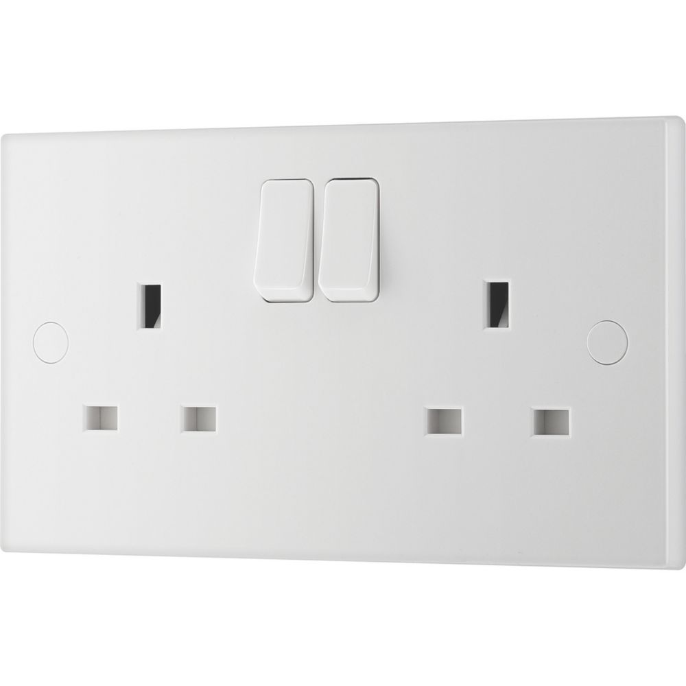 British General 900 Series 13A 2-Gang DP Switched Plug Socket White Reviews