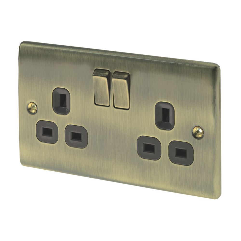 British General Nexus Metal 13A 2-Gang DP Switched Plug Socket Antique Brass with Black Inserts Reviews