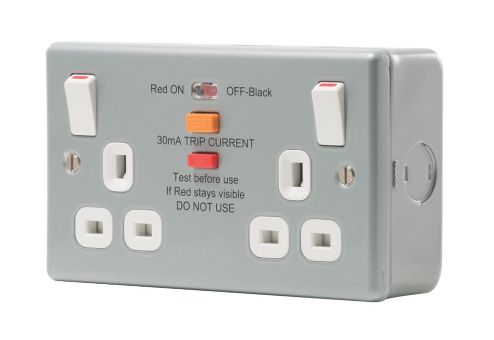 British General 13A 2-Gang SP Switched Metal Clad Passive RCD Switched Socket with White Inserts Reviews