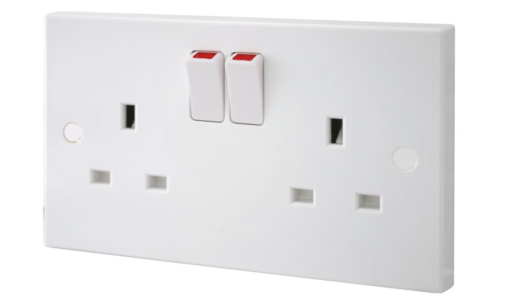 British General 900 Series 13A 2-Gang SP Switched Plug Socket White 5 Pack