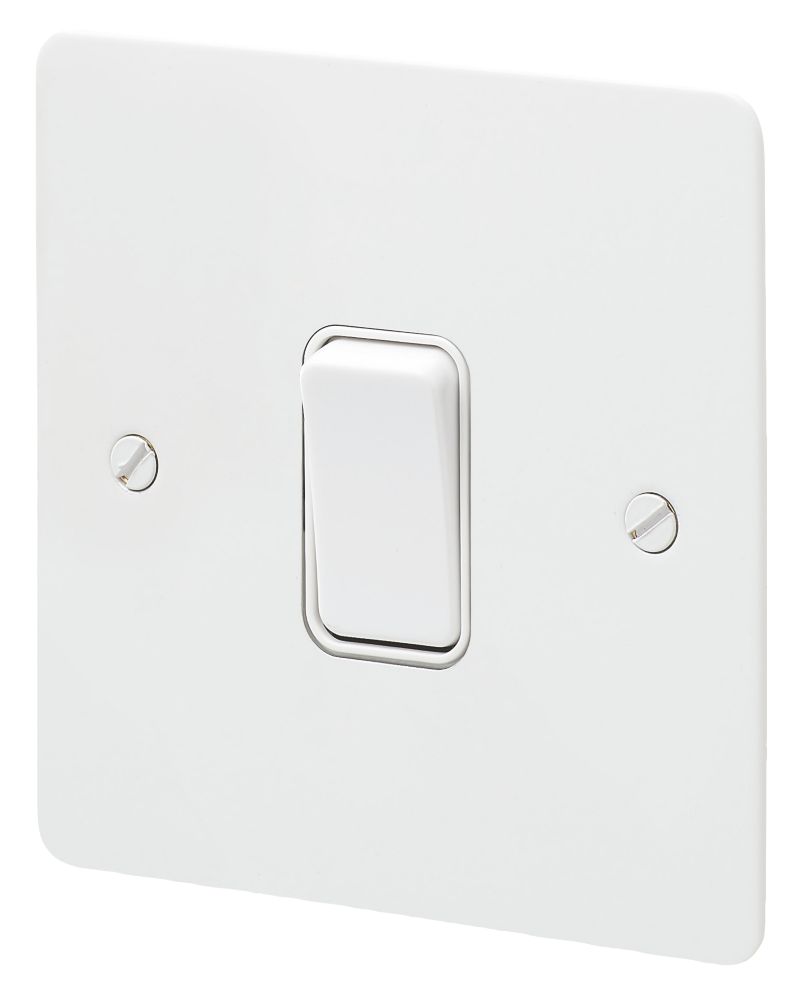 MK Edge 20AX 1-Gang 2-Way Light Switch White with White Inserts Reviews