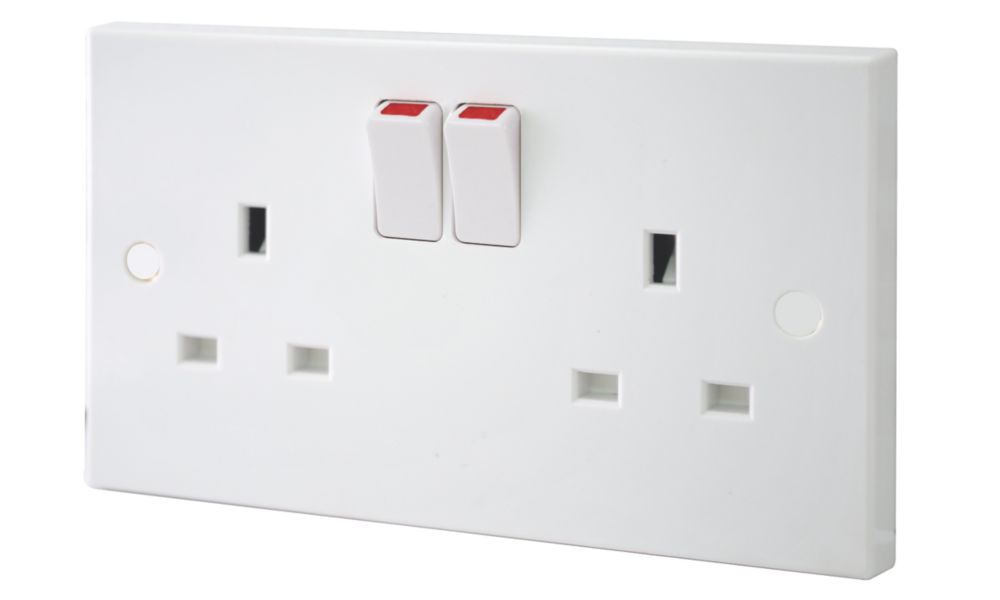 British General 900 Series 13A 2-Gang SP Switched Plug Socket White Reviews