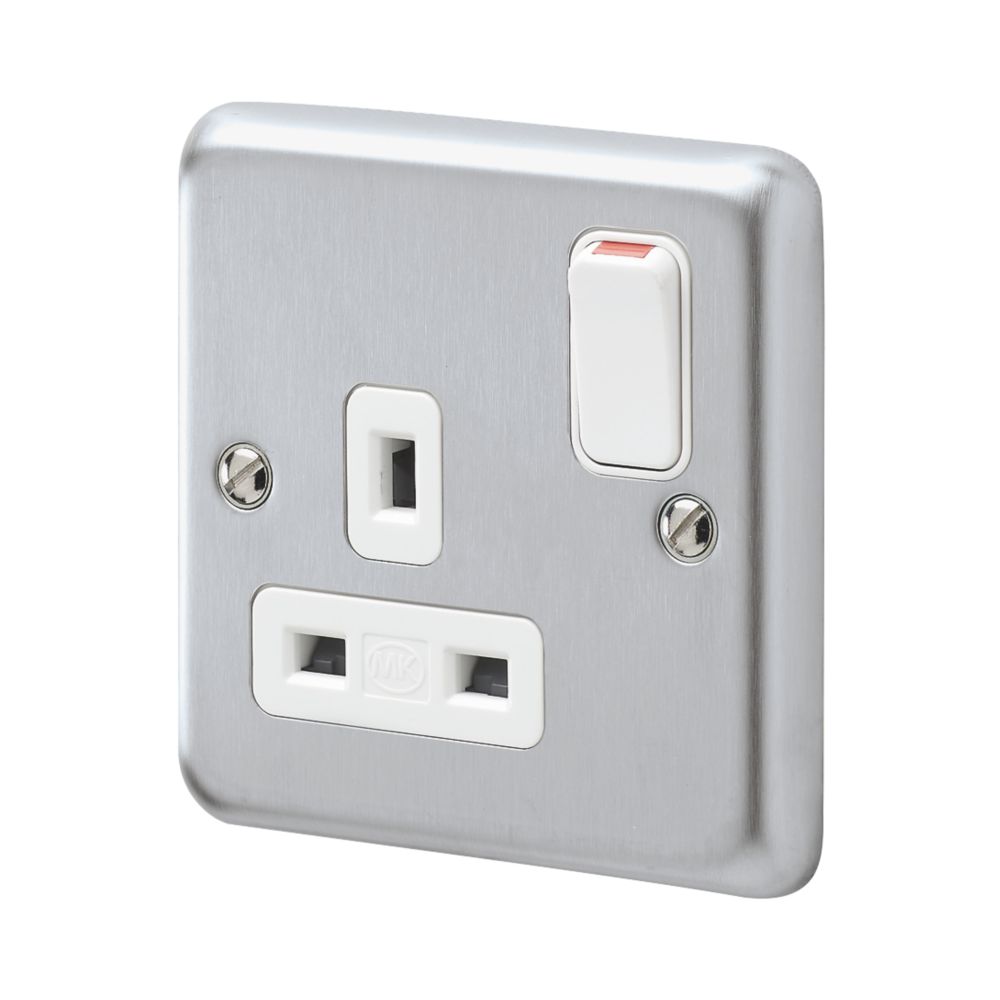 MK Albany Plus 13A 1-Gang DP Switched Plug Socket Brushed Chrome with White Inserts Reviews