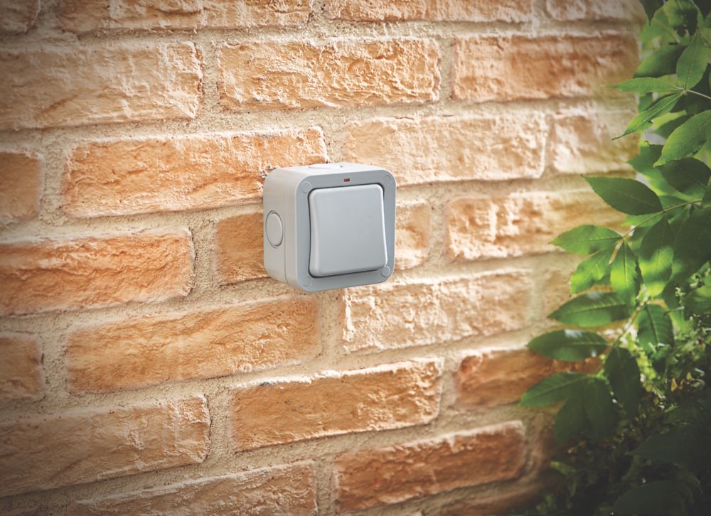 British General IP66 20A 1-Gang 2-Way Weatherproof Outdoor Switch with Neon