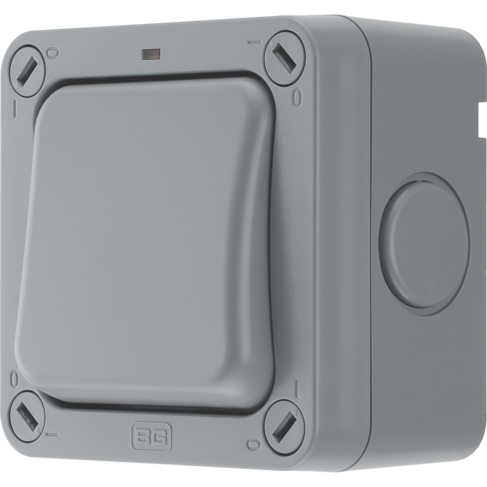 British General IP66 20A 1-Gang 2-Way Weatherproof Outdoor Switch with Neon Reviews