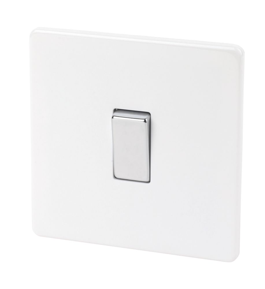 Varilight 10AX 1-Gang Intermediate Switch Ice White with Colour-Matched Inserts Reviews