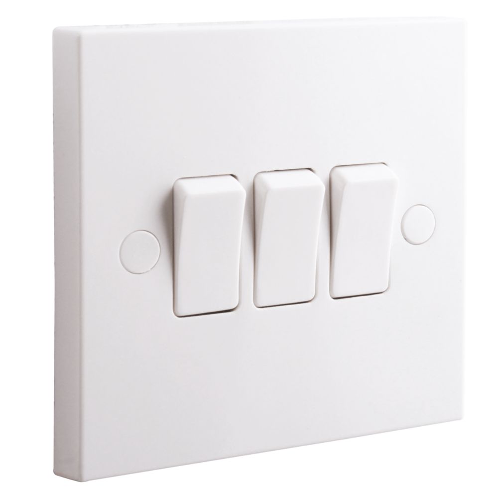 British General 900 Series 10AX 3-Gang 2-Way Light Switch White