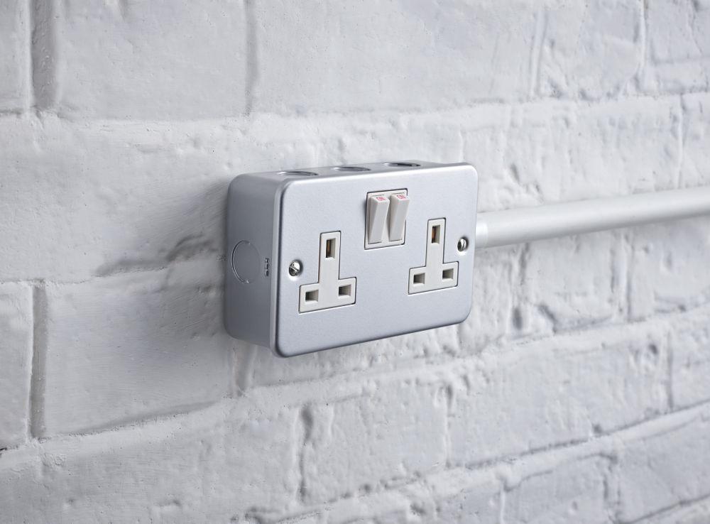 13A 2-Gang SP Switched Metal Clad Socket with White Inserts