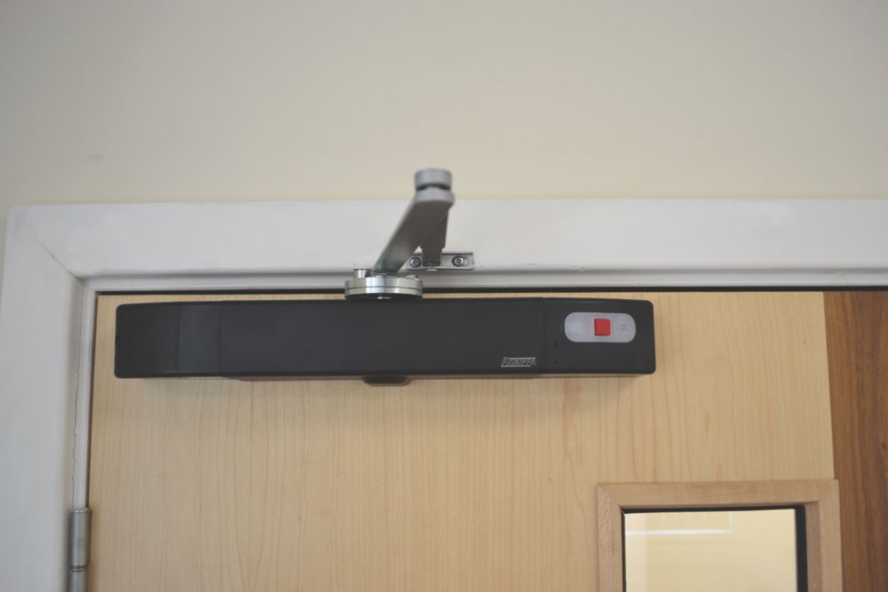 Agrippa Wireless Sound-Activated Door Closer Black