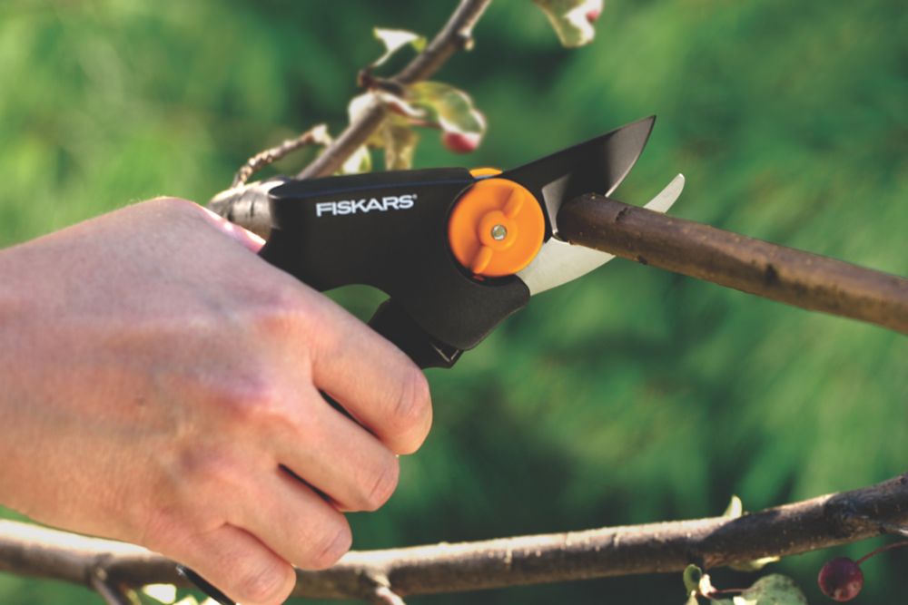 Fiskars Bypass PowerGear Bypass Pruner 7½