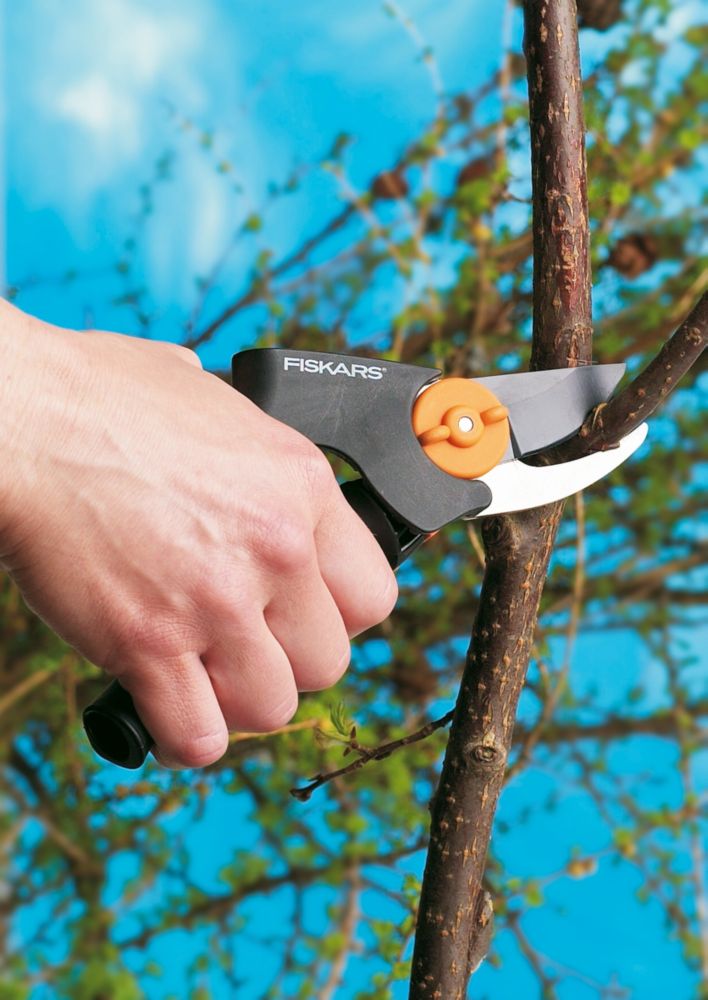 Fiskars Bypass PowerGear Bypass Pruner 7½