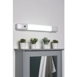 Spa  Single Voltage LED Shaver Light White 10W 1000lm