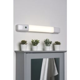 Spa  Single Voltage LED Shaver Light White 10W 1000lm