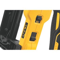 DeWalt DCFS950P2-GB 50mm 18V 2 x 5.0Ah Li-Ion XR Brushless Second Fix Cordless Stapler