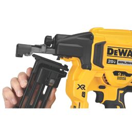 DeWalt DCFS950P2-GB 50mm 18V 2 x 5.0Ah Li-Ion XR Brushless Second Fix Cordless Stapler