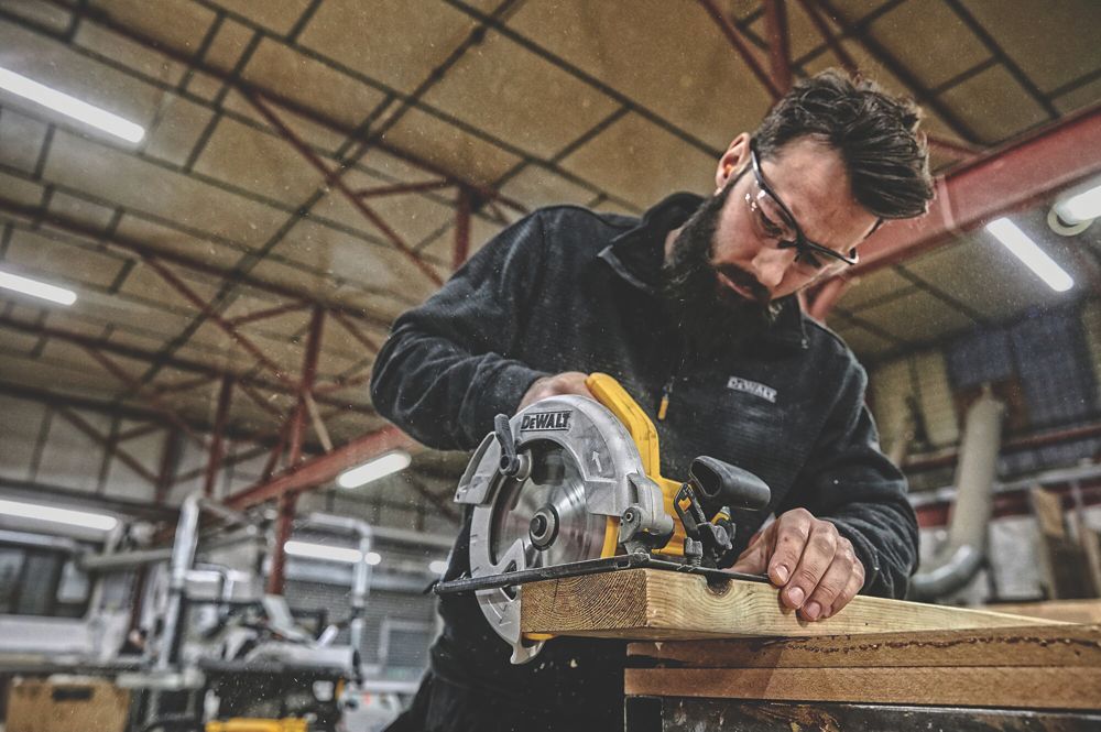 Dewalt compact circular saw screwfix hot sale