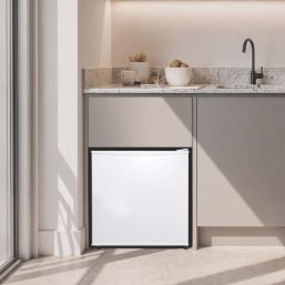 Essentials NNF43UK Freestanding Mini Fridge White 472mm