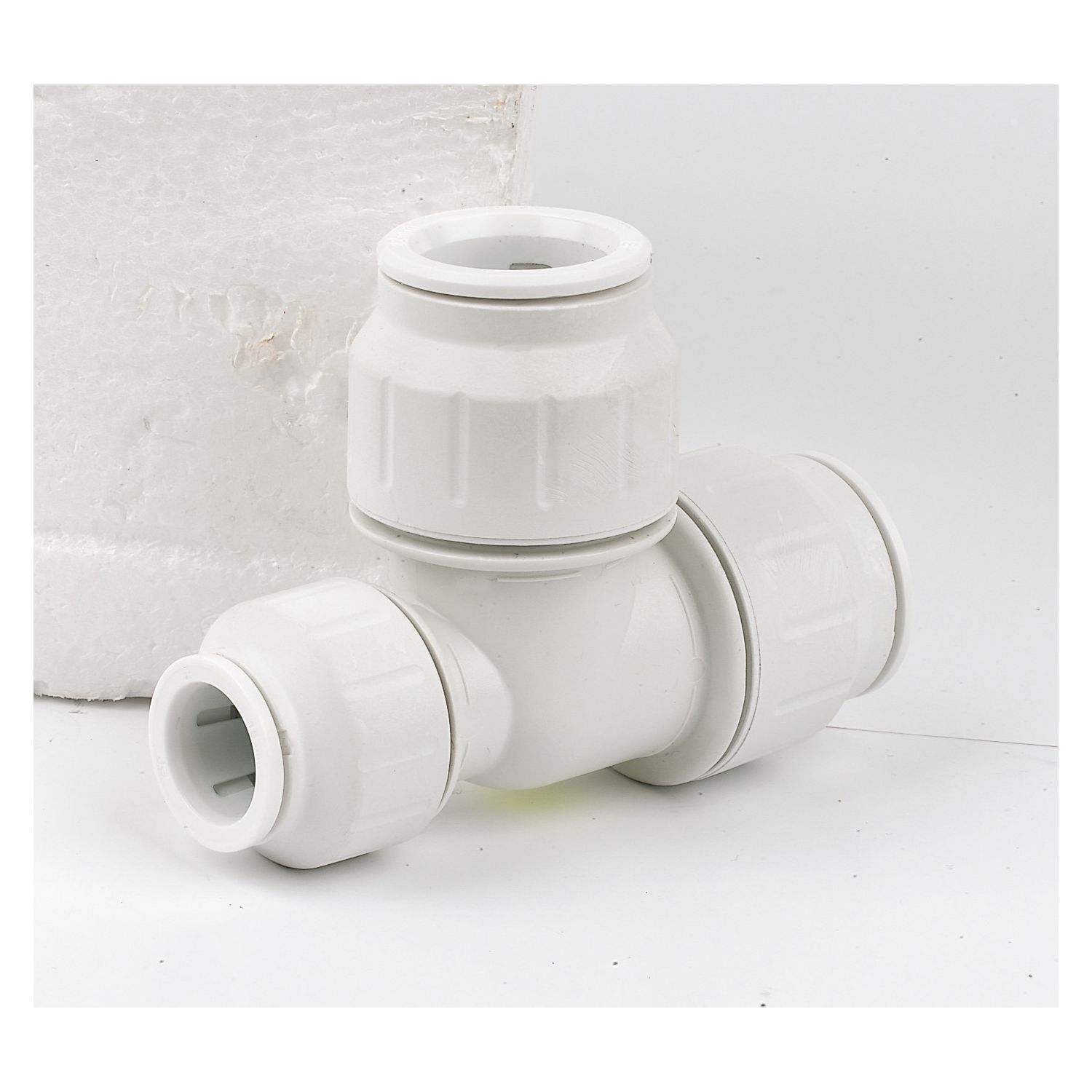 JG Speedfit Plastic Push-Fit Reducing Tee 22mm x 15mm x 22mm (11501)