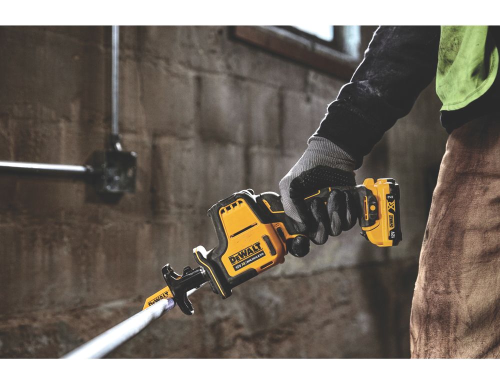 Dewalt 12v one handed reciprocating saw new arrivals