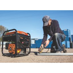 IMPAX IM3000IFG 2800W Open Frame Inverter Generator + 2.1A 1-Outlet Type A USB Charger 230V