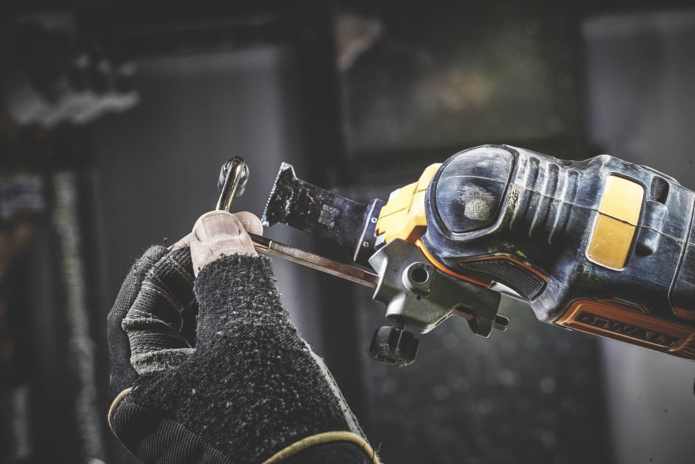 Dewalt multitool 18v new arrivals