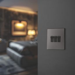 British General Evolve 20A 16AX 3-Gang 2-Way Light Switch  Black Chrome