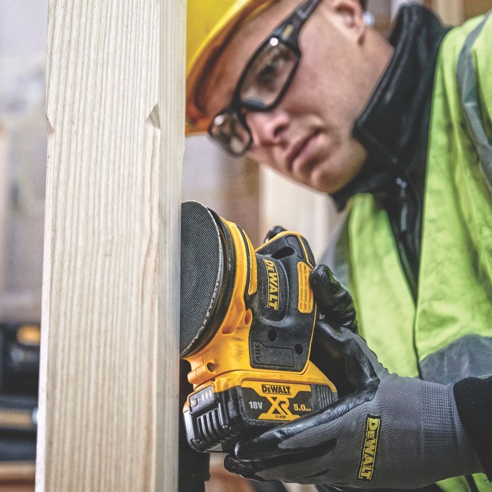 Dewalt discount battery sander