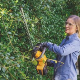 Stiga HT 300e Kit  54cm 40V 2 x 2.0Ah Li-Ion E-Power  Cordless Hedge Trimmer
