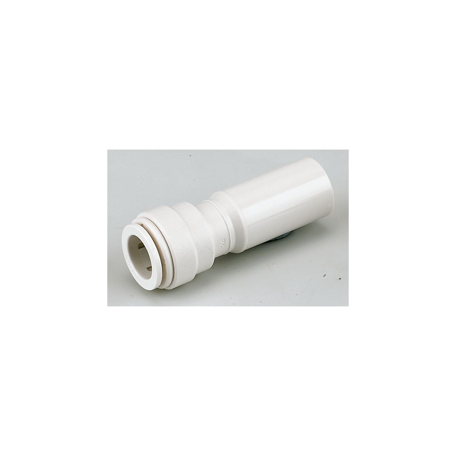 JG Speedfit Plastic Push-Fit Stem Coupler F 15mm x M 22mm (18873)