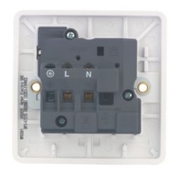 Hager Sollysta WMSS81 13A 1-Gang 2P+E Switched Socket White