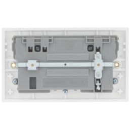 British General 900 Series 13A 2-Gang SP Switched Socket + 3A 22W 2-Outlet Type A & C USB Charger White
