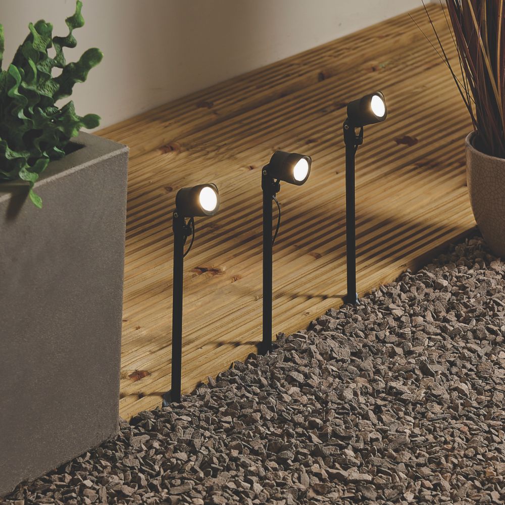 Solar powered decking on sale lights screwfix