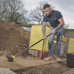 Red Gorilla Broom 18" (50cm)