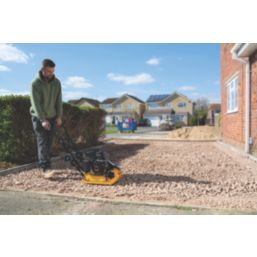 The Handy THLC29140 2.8hp Petrol Compactor Plate  x