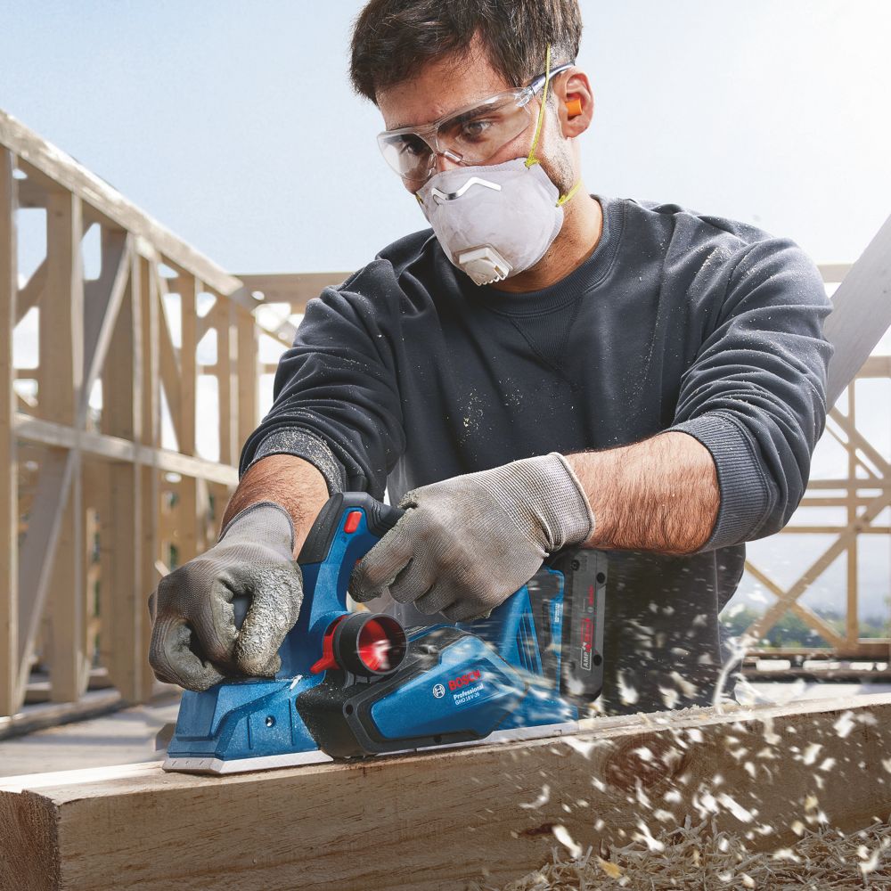 Bosch GHO 18V-26 Professional 18V Li-Ion AMPShare Brushless