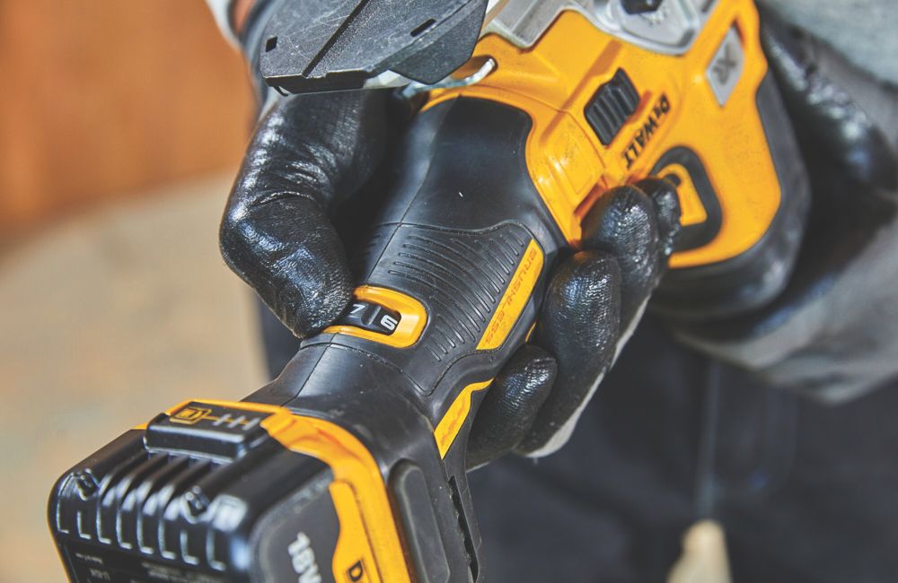 DeWalt DCS335N XJ 18V Li Ion XR Brushless Cordless Body Grip