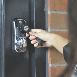 Yale  Keyless Connected Smart Door Lock Polished Chrome