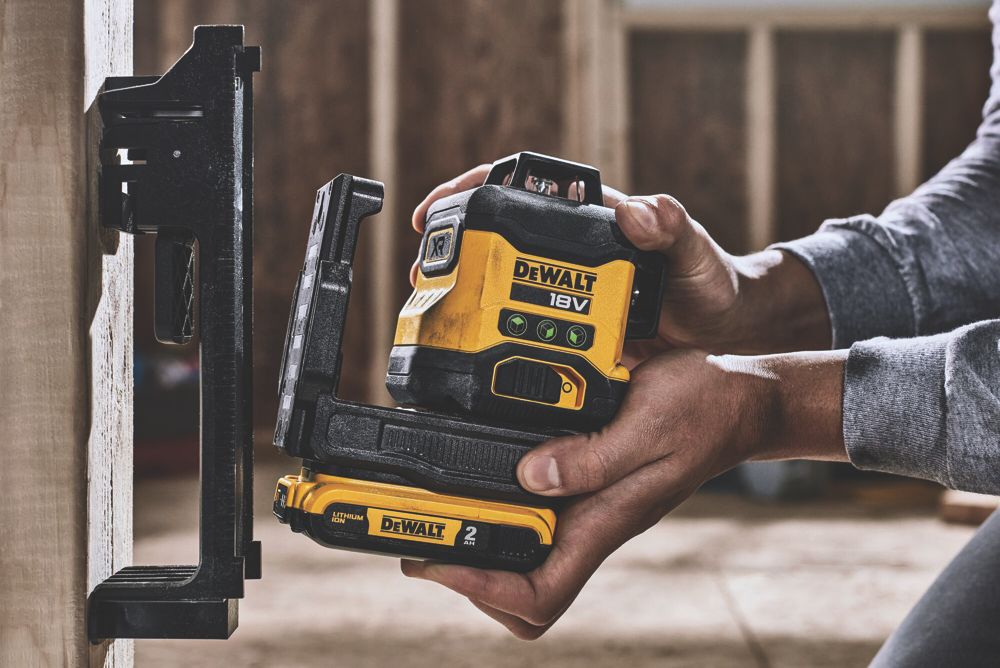 DEWALT DCLE34031D1-GB 18V x 2Ah Li-Ion XR Green Self-Levelling